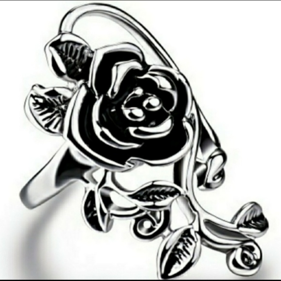 Hot Topic Jewelry - Rock'n Rose Ring!